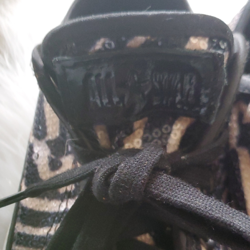 Converse Black and Tan Sequins Animal Print Sneakers Classic Low-Top Sz… - Picture 12 of 15